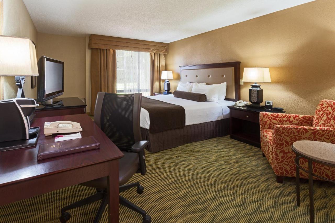 Crowne Plaza Jacksonville Airport By Ihg Exterior photo