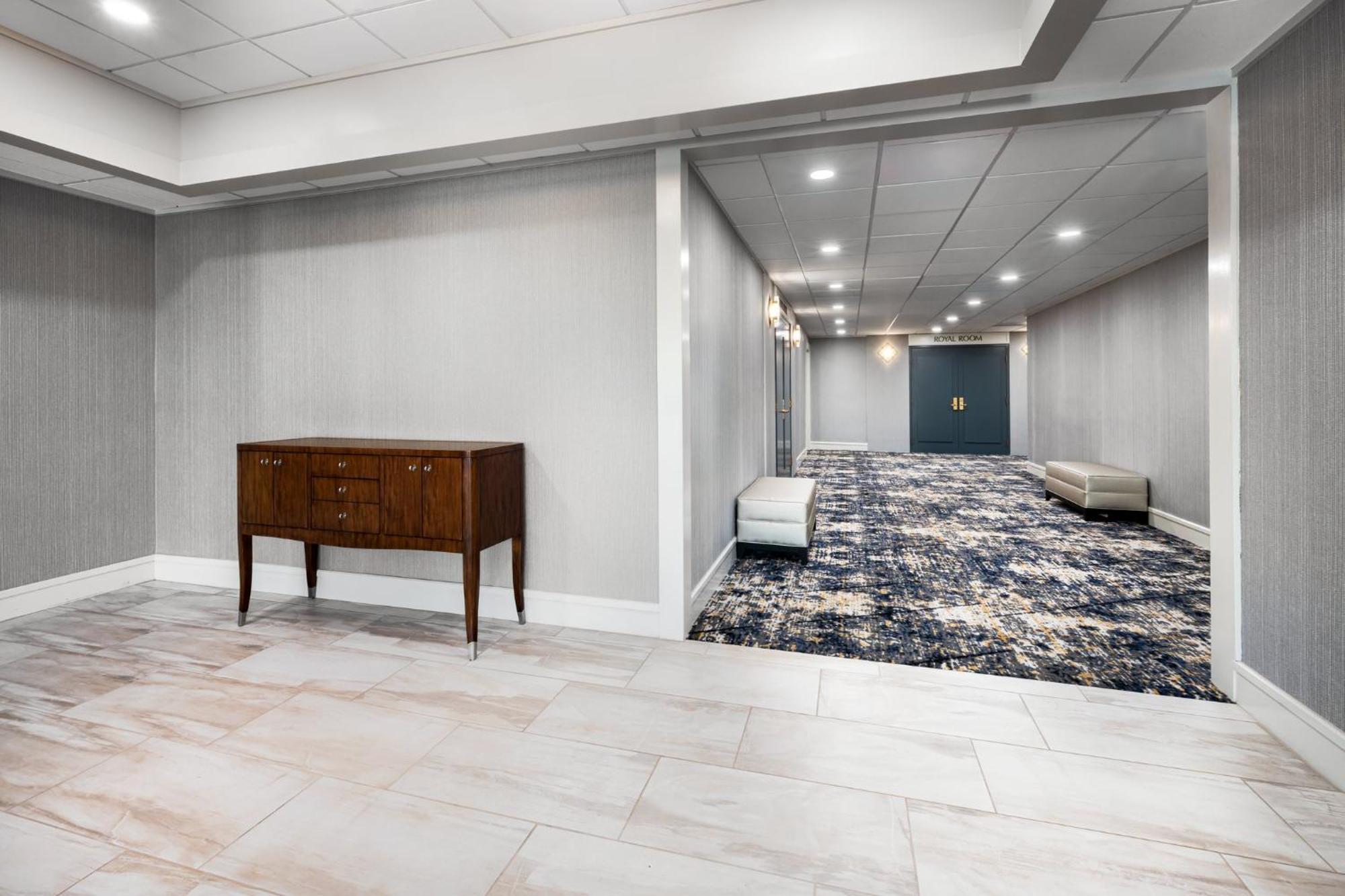 Crowne Plaza Jacksonville Airport By Ihg Exterior photo