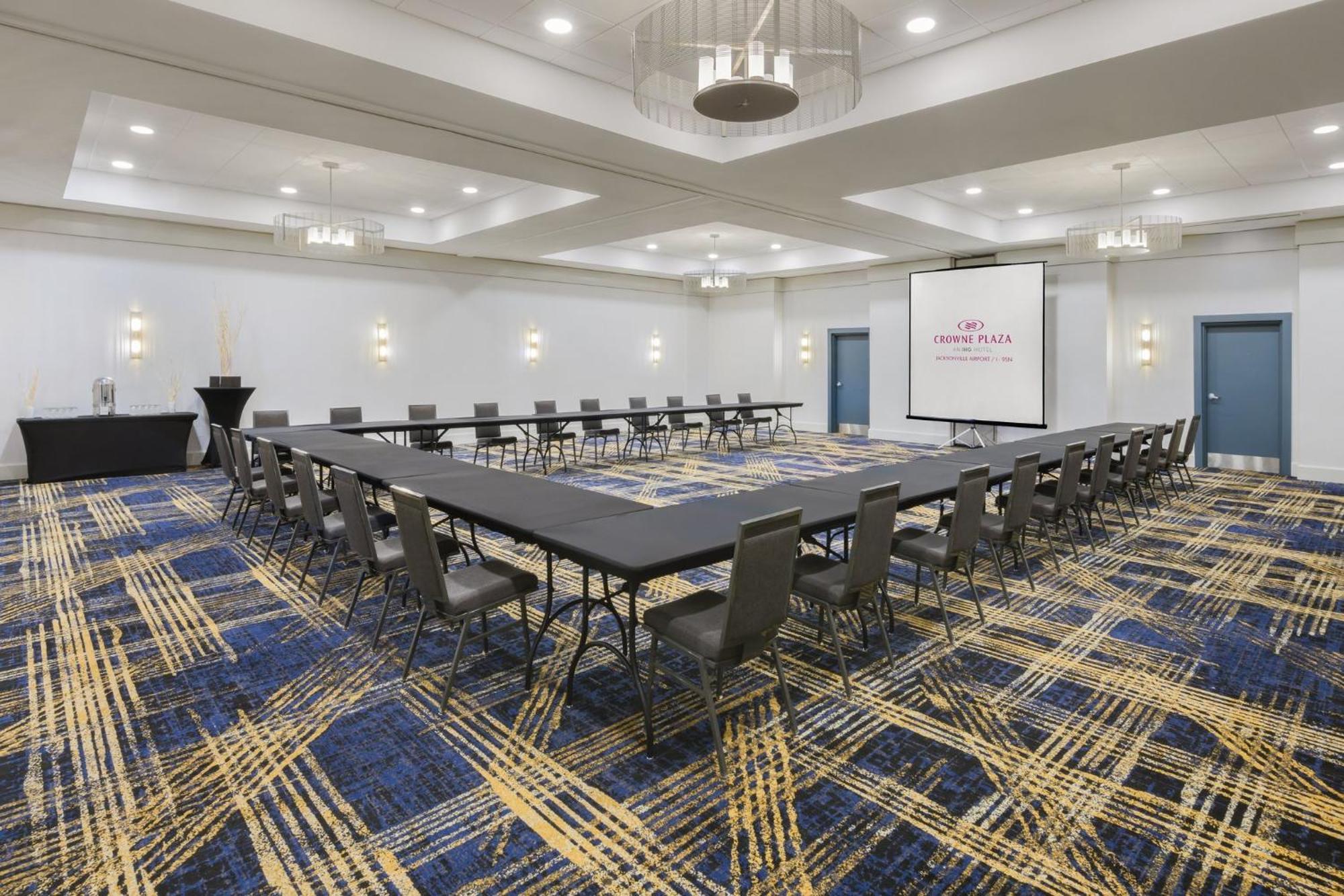 Crowne Plaza Jacksonville Airport By Ihg Exterior photo