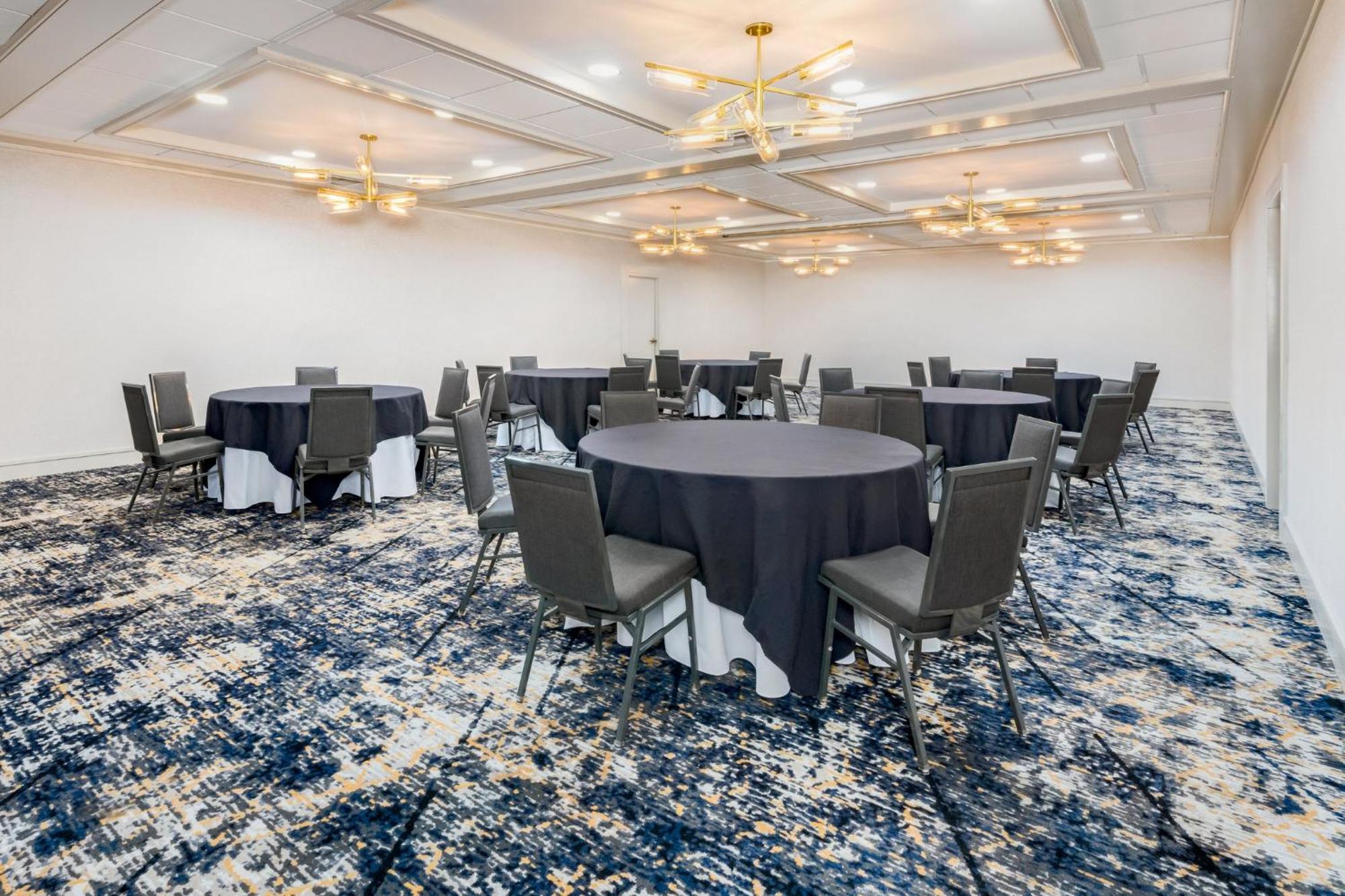 Crowne Plaza Jacksonville Airport By Ihg Exterior photo