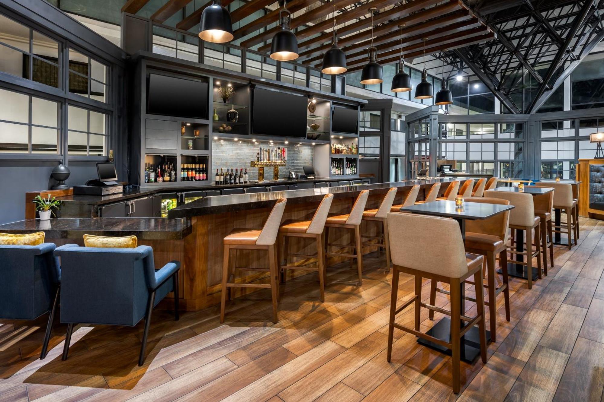 Crowne Plaza Jacksonville Airport By Ihg Exterior photo