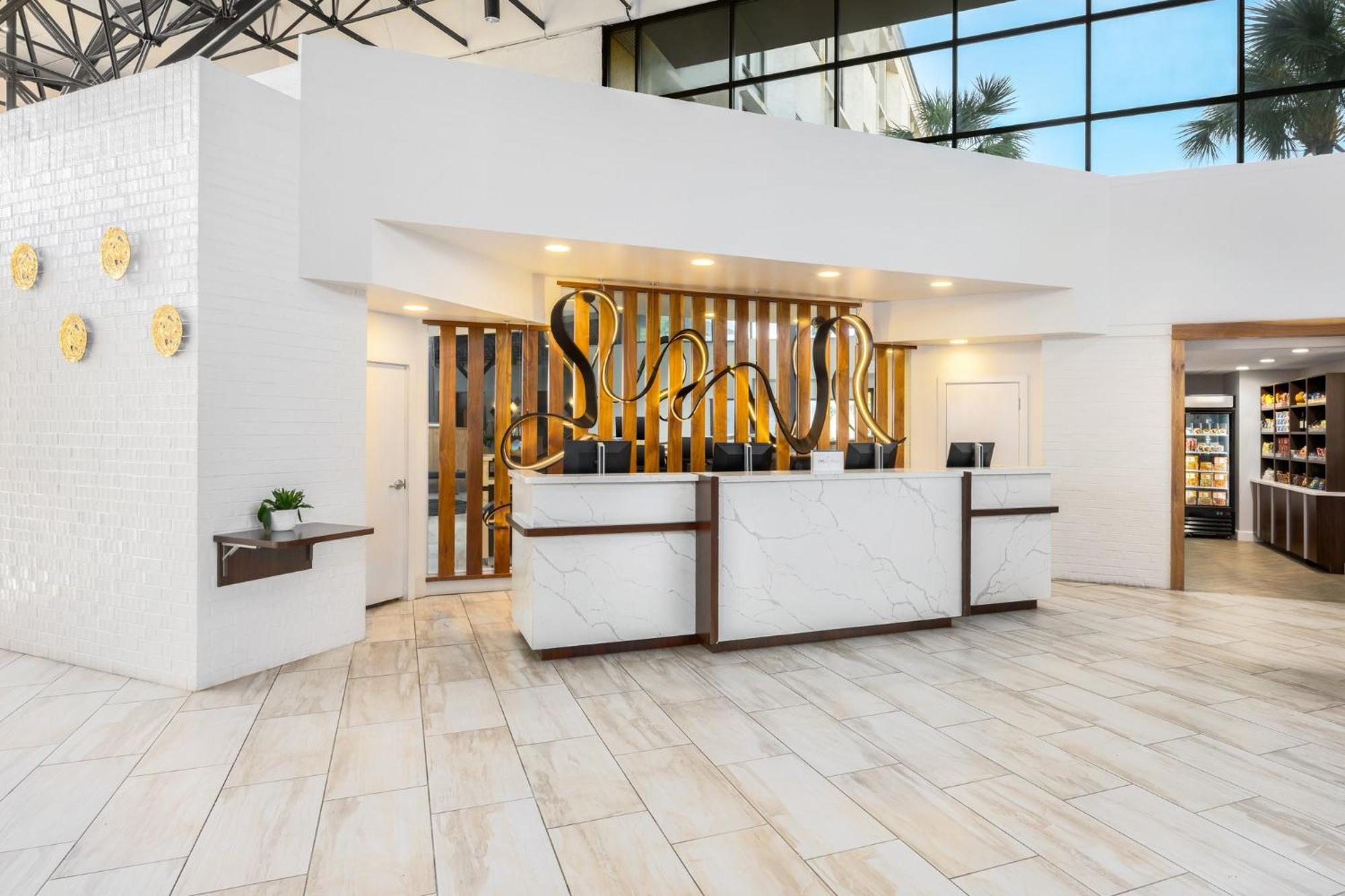 Crowne Plaza Jacksonville Airport By Ihg Exterior photo